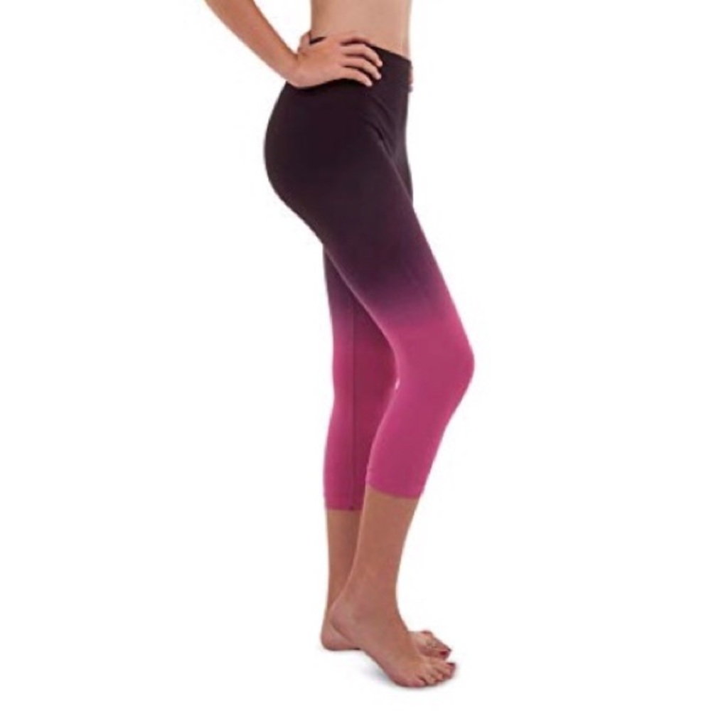 ⚡️2 for $15 Ombré Black & Fuchsia Capri Leggings - Picture 1 of 8